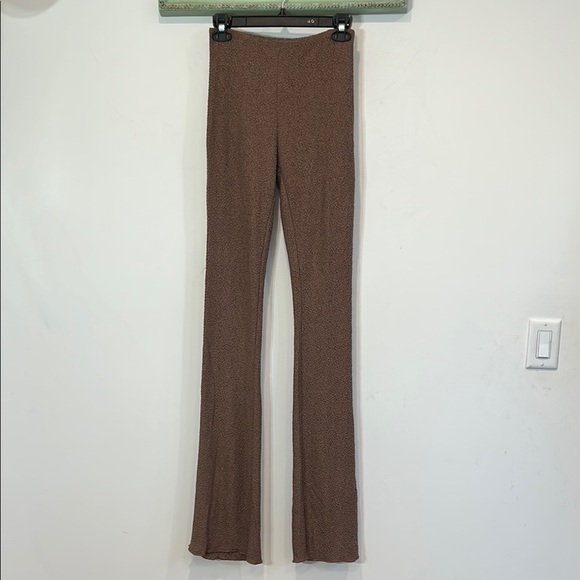 naked wardrobe Pants - Naked Wardrobe textured taupe Flared stretch Pants women’s size medium lounge